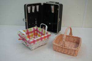 Traveling bar, baskets