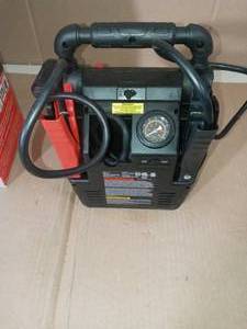 800 Peak Amp Jump Starter with 120 PSI Compressor by Vector - open box not used - missing charger -SEE PICTURES