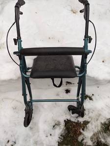 lot 286 image: Nova Cruiser Deluxe Walker