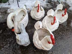 lot 291 image: Lot of Large Hen and Swan Outdoor Planters