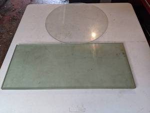 lot 208 image: Four Pieces of Tabletop Glass Circular and Rectangular