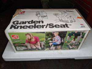 lot 218 image: Garden KneelerSeat - NEW