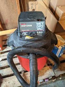 lot 228 image: Craftsman 16 Gallon 2.5 HP WetDry Vac