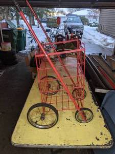 lot 239 image: Collapsible Metal Grocery Cart