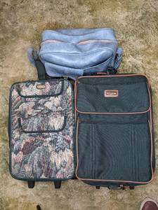 lot 140 image: Three Pieces of Luggage