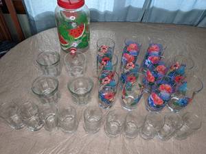 lot 50 image: Lot of Festive Drinking Glasses & Dispenser