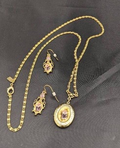 lot 76 image: Gold Tone Locket & Earrings Set