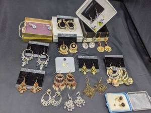 lot 77 image: Lot of Earrings Dangles, Hoops & Studs