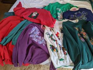 lot 104 image: Ten Womens Sweatshirts