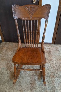 lot 115 image: Vintage Wood Rocking Chair