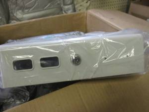 lot 25 image: (EW3) Rubbermaid Lock Box with Keys...