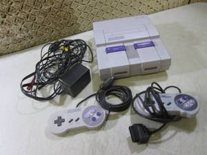 lot 43 image: (D-1) Super Nintendo Entertainment ...