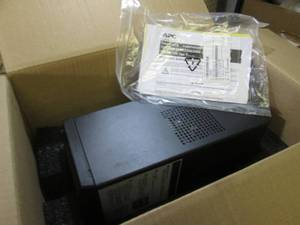 lot 45 image: (EW4) APC Smart-UPS 750 ...