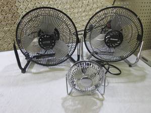 lot 60 image: (D-2) 3 Small Fans All Work...