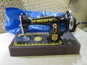 lot 70 image: (RM4) VintageVintage Looking Modi ...