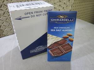 lot 92 image: (B-1) 12 Large Milk Chocolate Sea S...