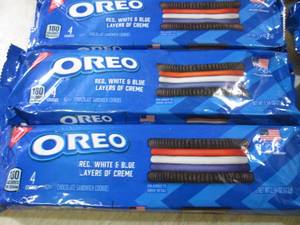 lot 109 image: (B-1) 12 Packs Oreo Red White and B...