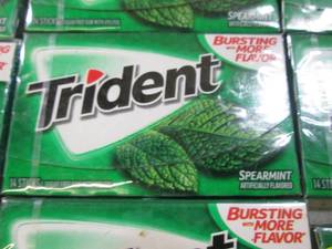 lot 115 image: (B-1) 24 Packs Trident Spearmint Gu...