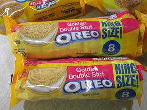 lot 116 image: (B-3) 12 Packs of Oreo Golden Doubl...