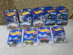 lot 158 image: (C-4) 9 Assorted Hot Wheels Cars in...