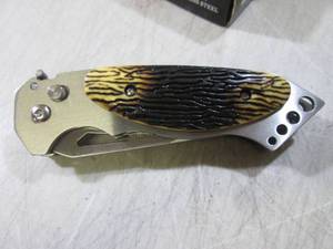 lot 170 image: (CNTR) Folding Knife with Belt Clip...