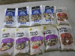 lot 218 image: (B-1) Assorted Bags of Trail Mix Pa...