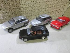 lot 298 image: (F-2) Lot of 4 Diecast Vehicles 11...