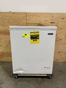lot 46 image: MAGIC CHEF 5.0 cu. ft. Chest Freezer in White