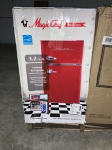 GALANZ 19 IN. 130(12 oz) CAN BEVERAGE COOLER AND MAGIC CHEF RETRO 3.2CU FT 2 DOOR MINI FRIDGE. SEE PICTURES