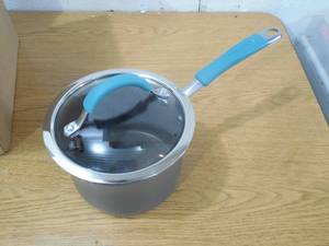 Rachael Ray 2 qt pan with lid