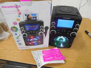 Karaoke USA CDG Karaoke System with 4.3 Color TFT Screen
