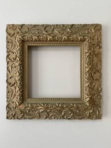 lot 3 image: Large  antique gilt shadow box