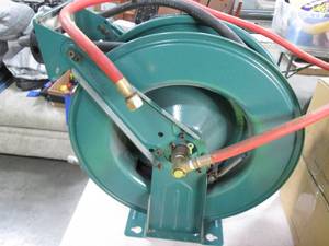 lot 18 image: Heavy Duty Industrial Air Hose on M...