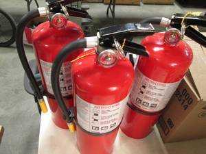 lot 30 image: Lot of 3 Fire Extinguishers...