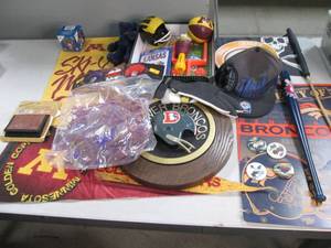 lot 62 image: Sports Fanatic Lot Felt Pennants, ...