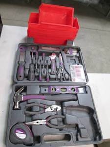 lot 68 image: Purple and Gray Hyper-Tough 44pc Ho...