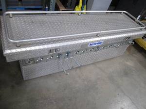 lot 74 image: Heavy Duty Aluminum Plate Full Size...
