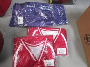 lot 92 image: 2 mens size small soccer jersey sh...
