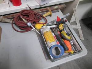 lot 95 image: Lot of hand tools, chisel, paintmu...