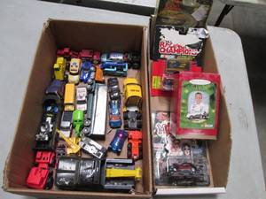 lot 97 image: Big lot of Die Cast Collectible Met...