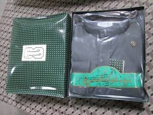 lot 103 image: Mens Button Down Cuffed Sleeve Dre...