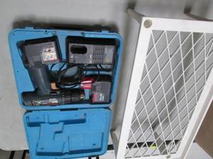 lot 124 image: Bosch drill in hard side case with ...