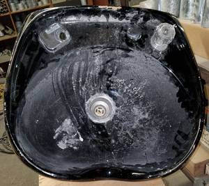 lot 8 image: Shampoo Bowls