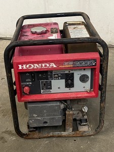 lot 5 image: Honda EB-3000C Generator