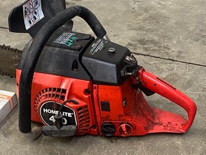 lot 19 image: Homelite 410 Chainsaw