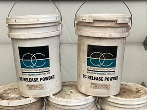lot 14 image: (11) Buckets Of Assorted Concrete Stains
