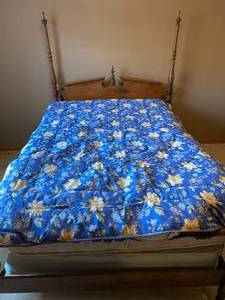 lot 2 image: Four Poster Full Size Bed