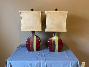 lot 10 image: Pair of Lamps