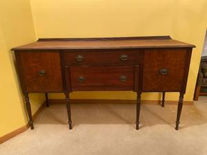lot 17 image: Buffet Sideboard