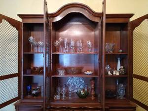 lot 24 image: Collection of Glassware and Dcor